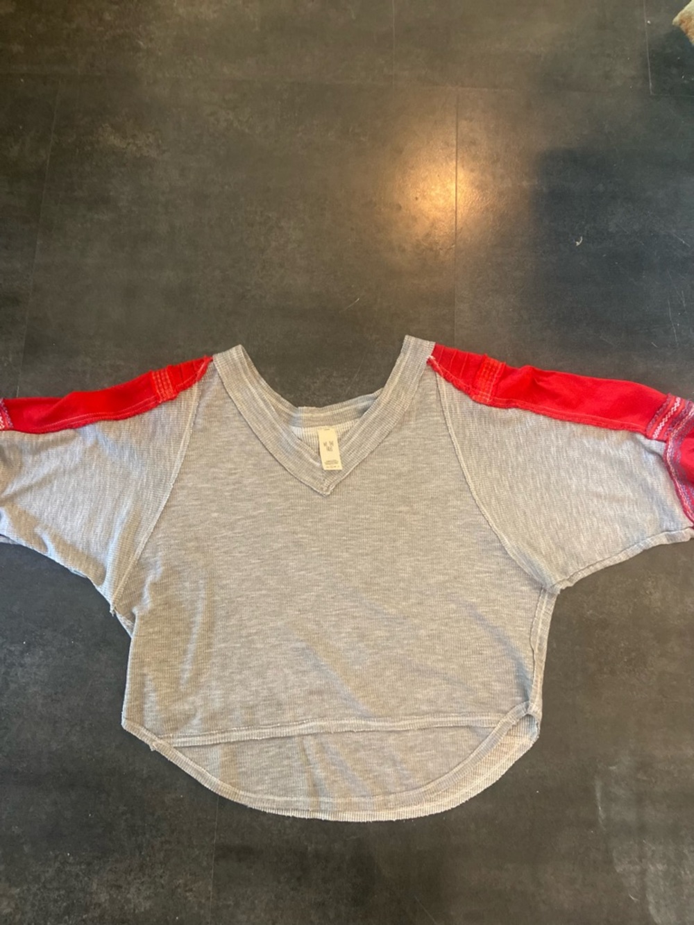 We The Free Light Gray/Red Capped Sleeves